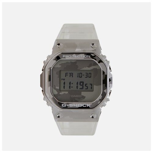 Наручные часы CASIO G-Shock GM-5600SCM-1, белый, серебряный