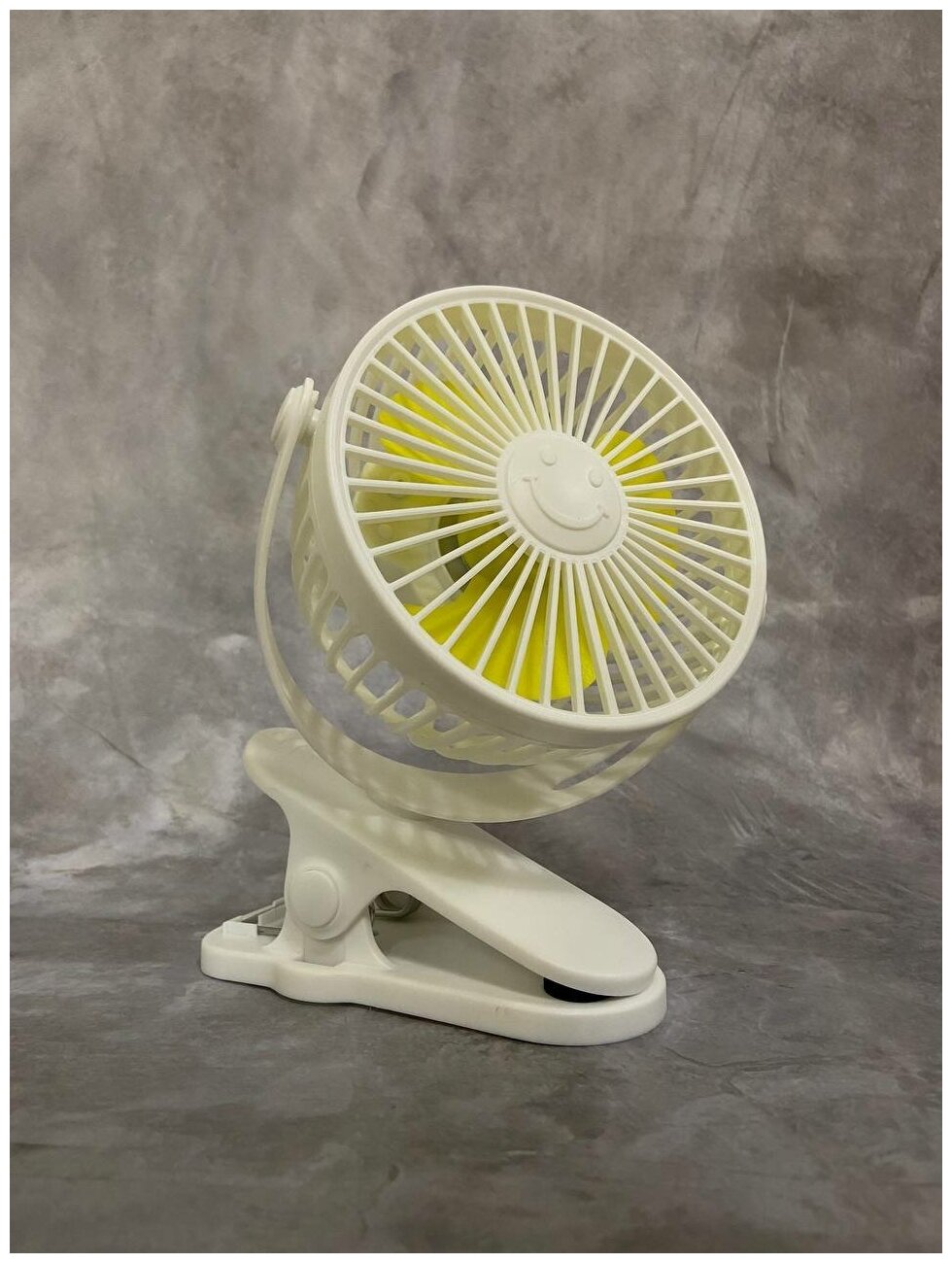 Вентилятор с прищепкой со встроенным аккумулятором белый - фотография № 2