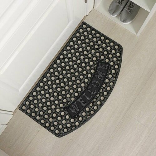 Коврик придверный ячеистый Добро пожаловать 43 73 см цвет чёрный 1870₽