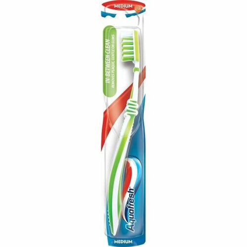 Зубная щетка Aquafresh In-Between Clean, средняя жесткость, цвет в ассортименте зубная щетка aekyung средняя жесткость цвет в ассортименте