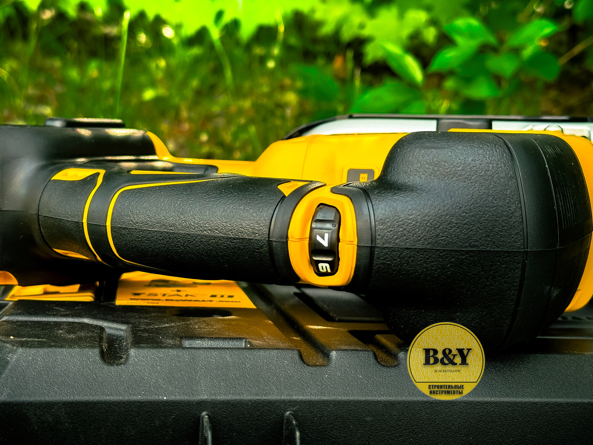 Аккумуляторный лобзик DeWalt DCS334NT 18В — фото 1