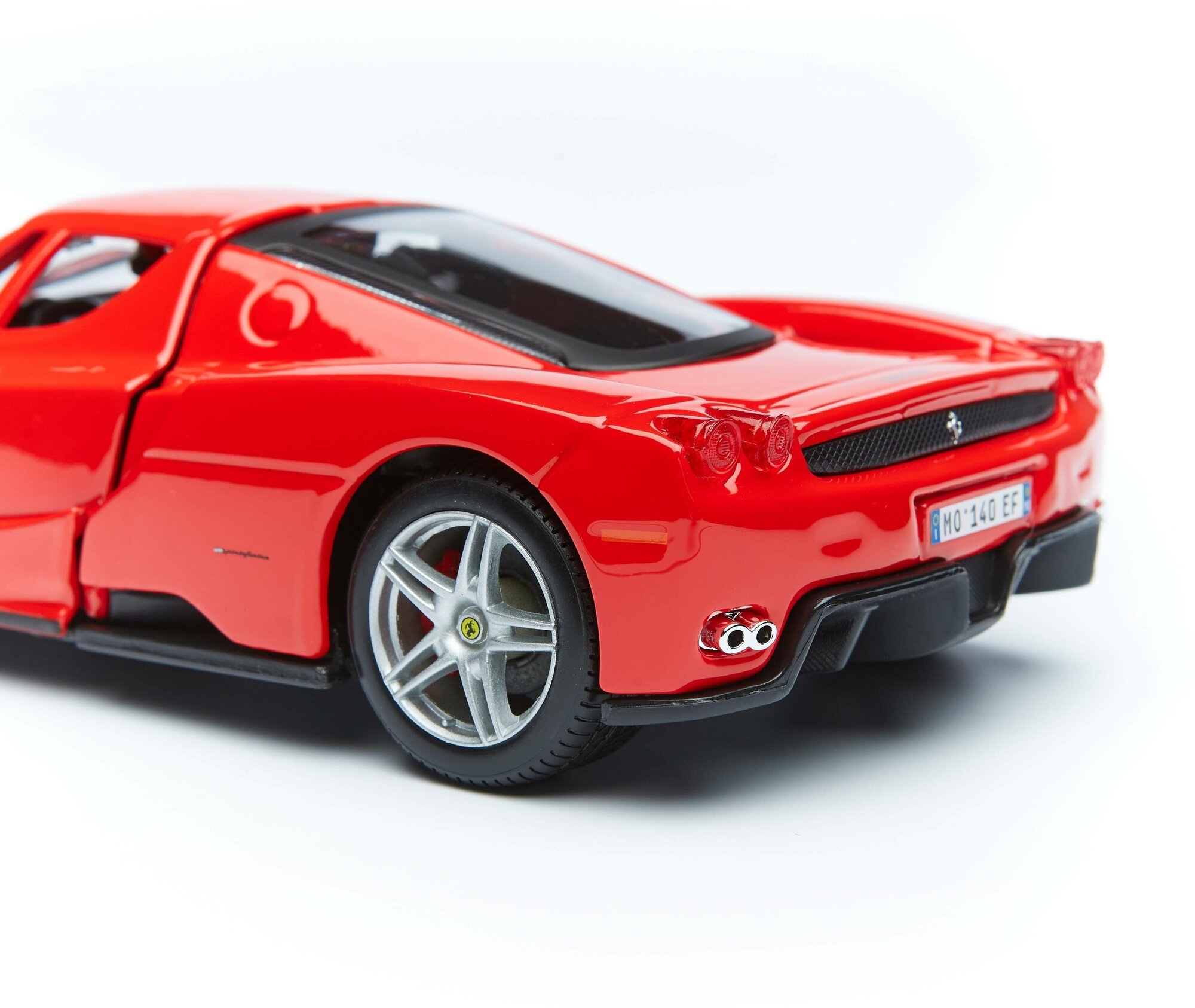 Гоночная машинка Bburago die-cast Ferrari Enzo 1:24 - фото №8