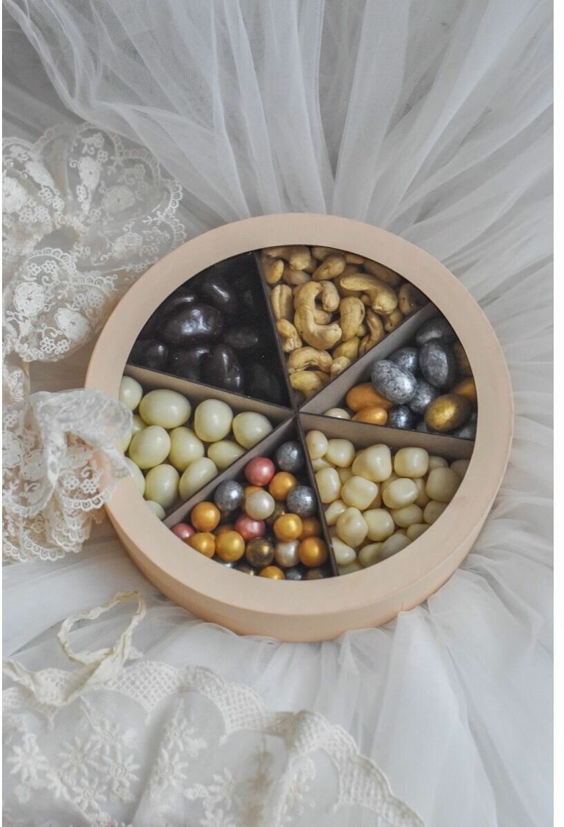 Подарочный набор орехов и ягод в шоколаде - фотография № 5