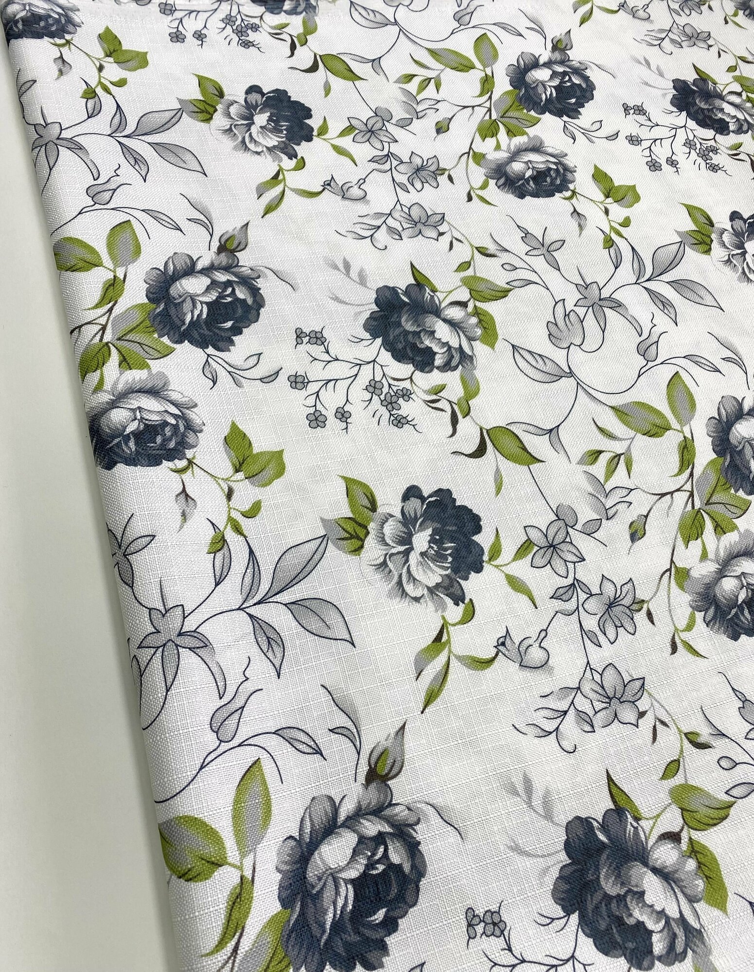 Ткань портьерная для штор с цветочным рисунком 1.50 п. м. / ширина 150 см / 170 г/м2
