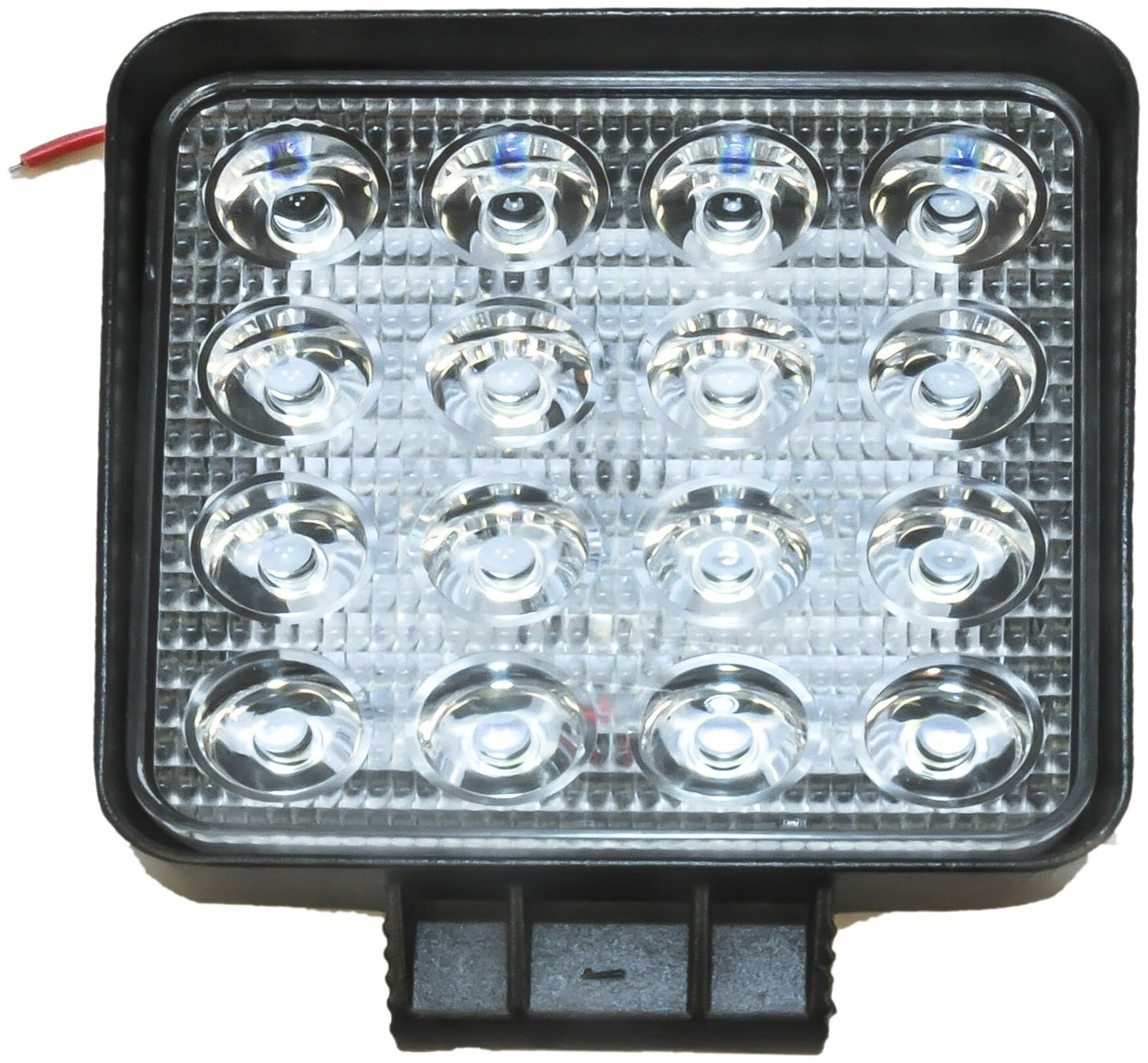 Фара светодиодная LED дополнительная IMO851885 (AE48S-16LED-42PC) квадратная рассеиваемый свет ближний свет 16 диодов крепление в комплекте для для спецтехники грузовиков сельхозтехники внедорожников квадроциклов мотоциклов