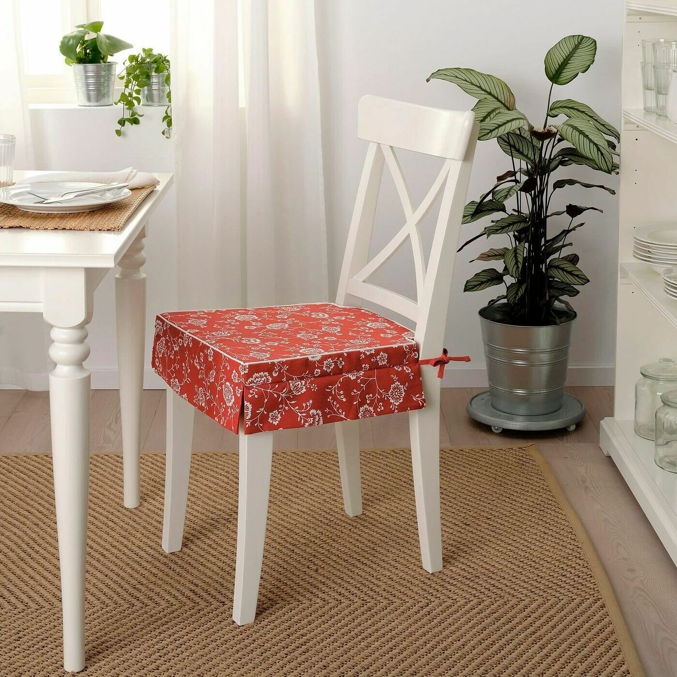 фото Подушка на сиденье стула Икеа Эльсэбэт, красная