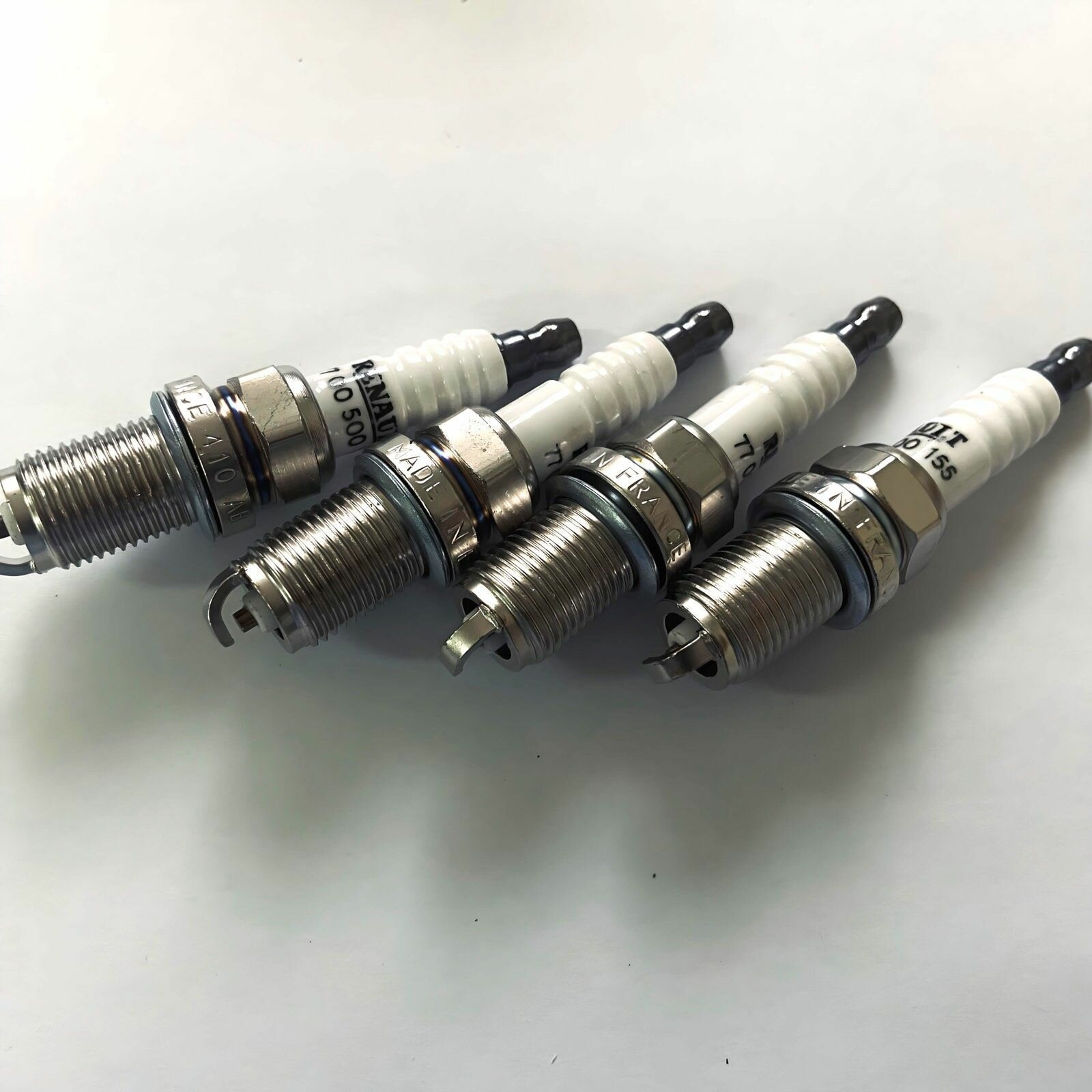 Свечи зажигания Renault 7700500155, для Renault Scenic/Clio/Kangoo/Espace, комплект 4 шт