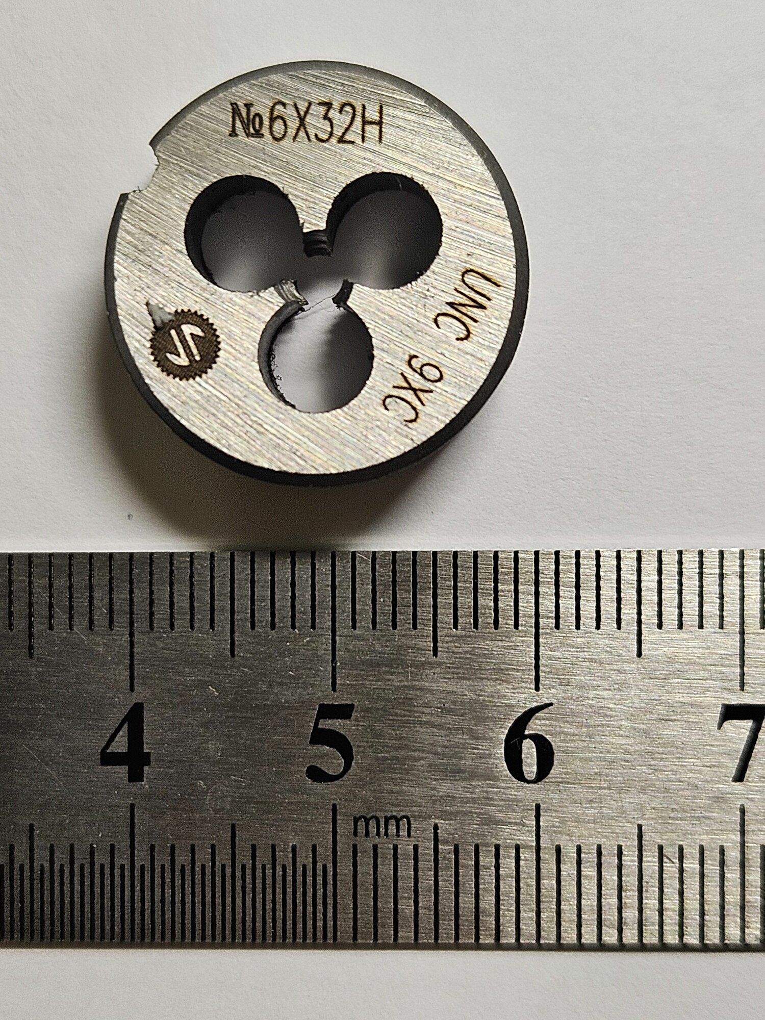 Плашка дюймовая UNC №6 32 нитки/дюйм