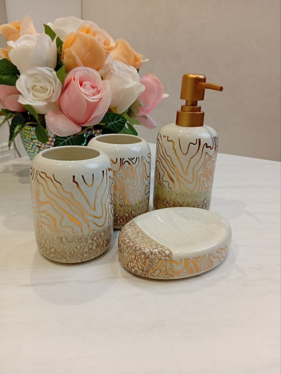 Набор для ванной комнаты, 4 предмета, белого и золотого цвета, качественная — фото 1