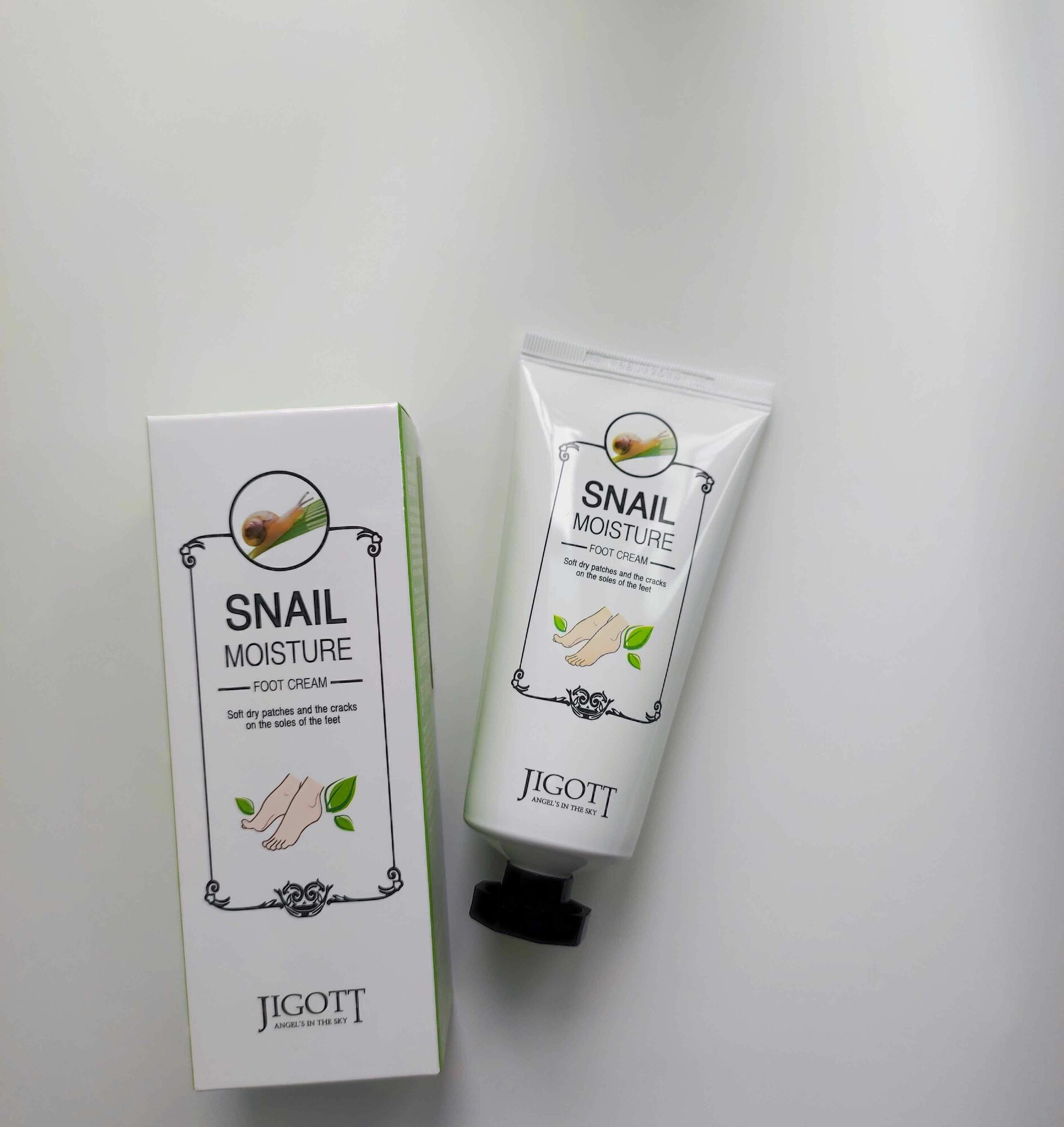 Увлажняющий крем для ног с улиточным муцином Jigott Snail Moisture Foot Cream - фото №14