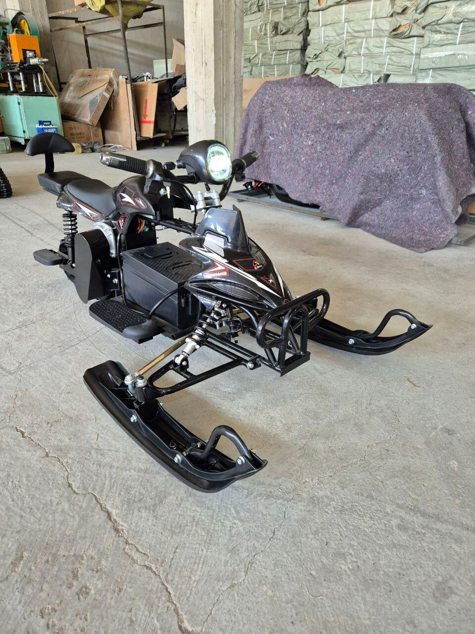 Снегоход электрический 1000ват 20ампер черный