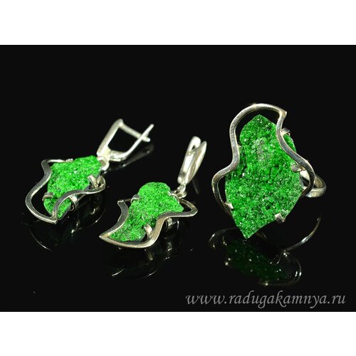 Комплект бижутерии: серьги, кольцо, гранат, размер кольца 18, зеленый