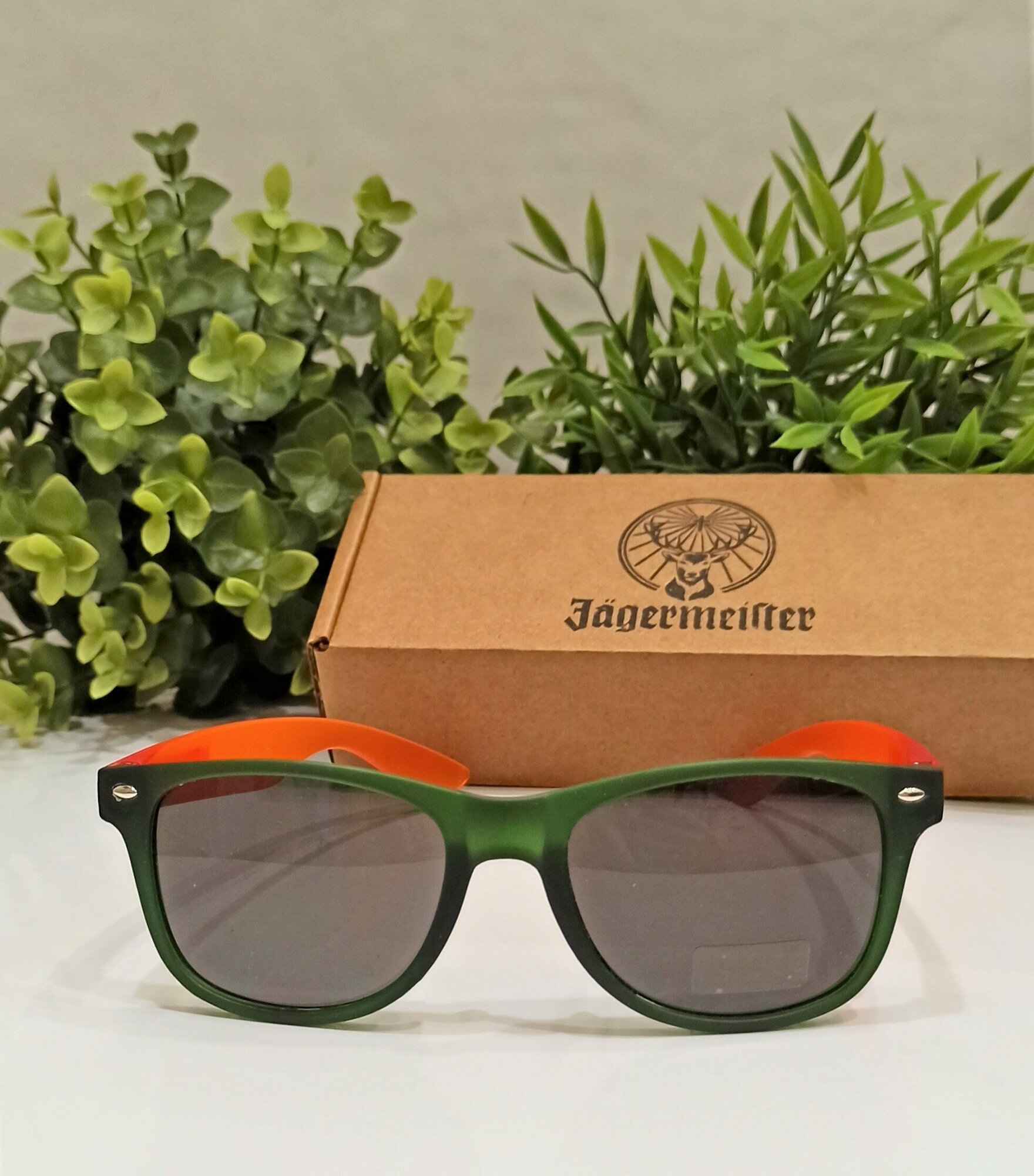 Солнцезащитные очки Jagermeister