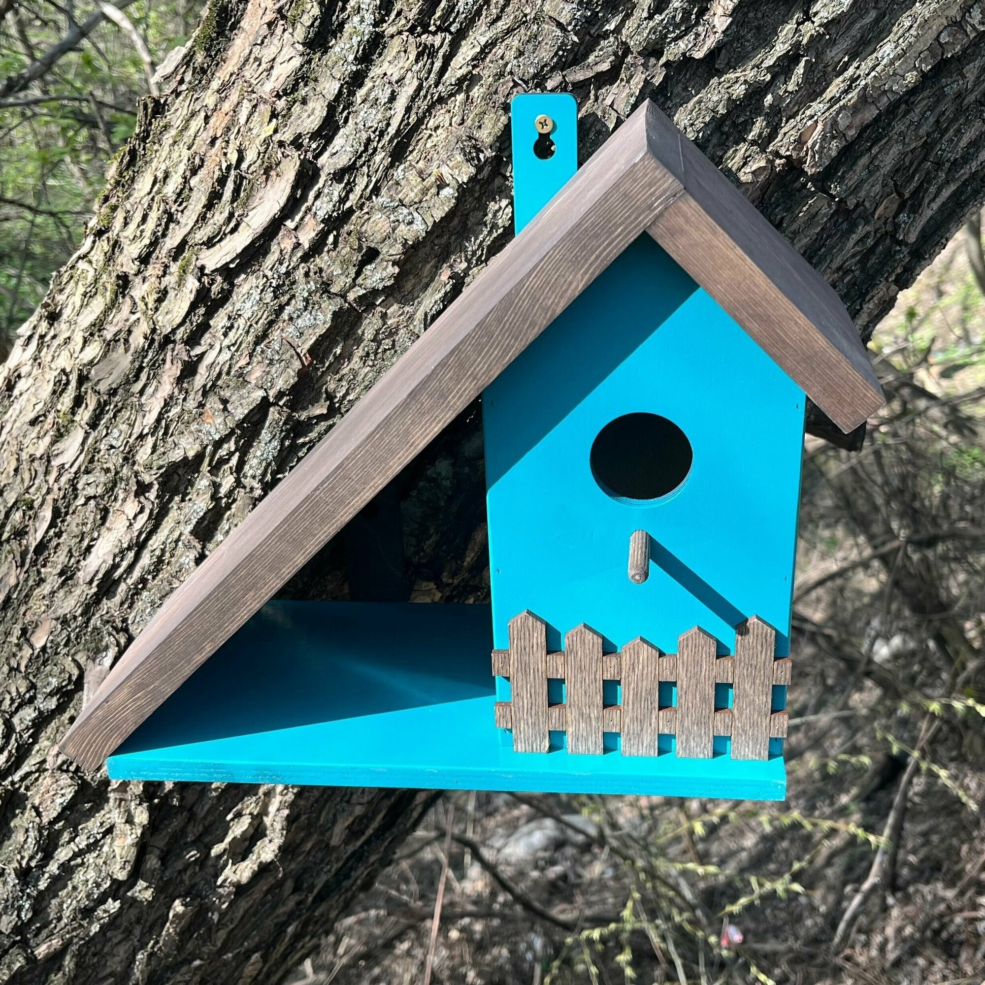 Деревянный скворечник для птиц PinePeak / Кормушка для птиц подвесная для дачи и сада, 270х340х150мм - фотография № 3