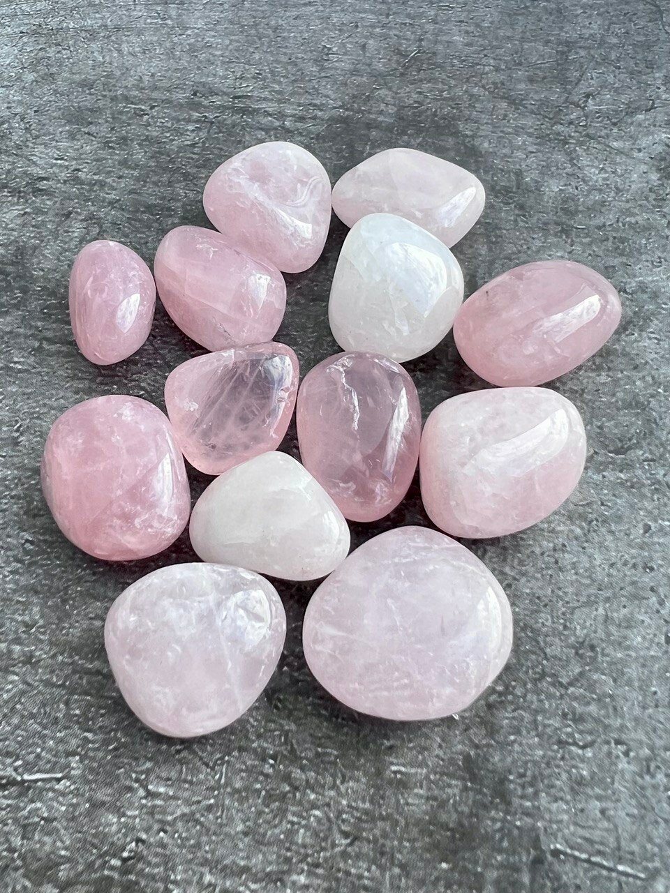Розовый кварц камень натуральный 2 шт., 2-3 см, галтовка, Clear C - фотография № 3