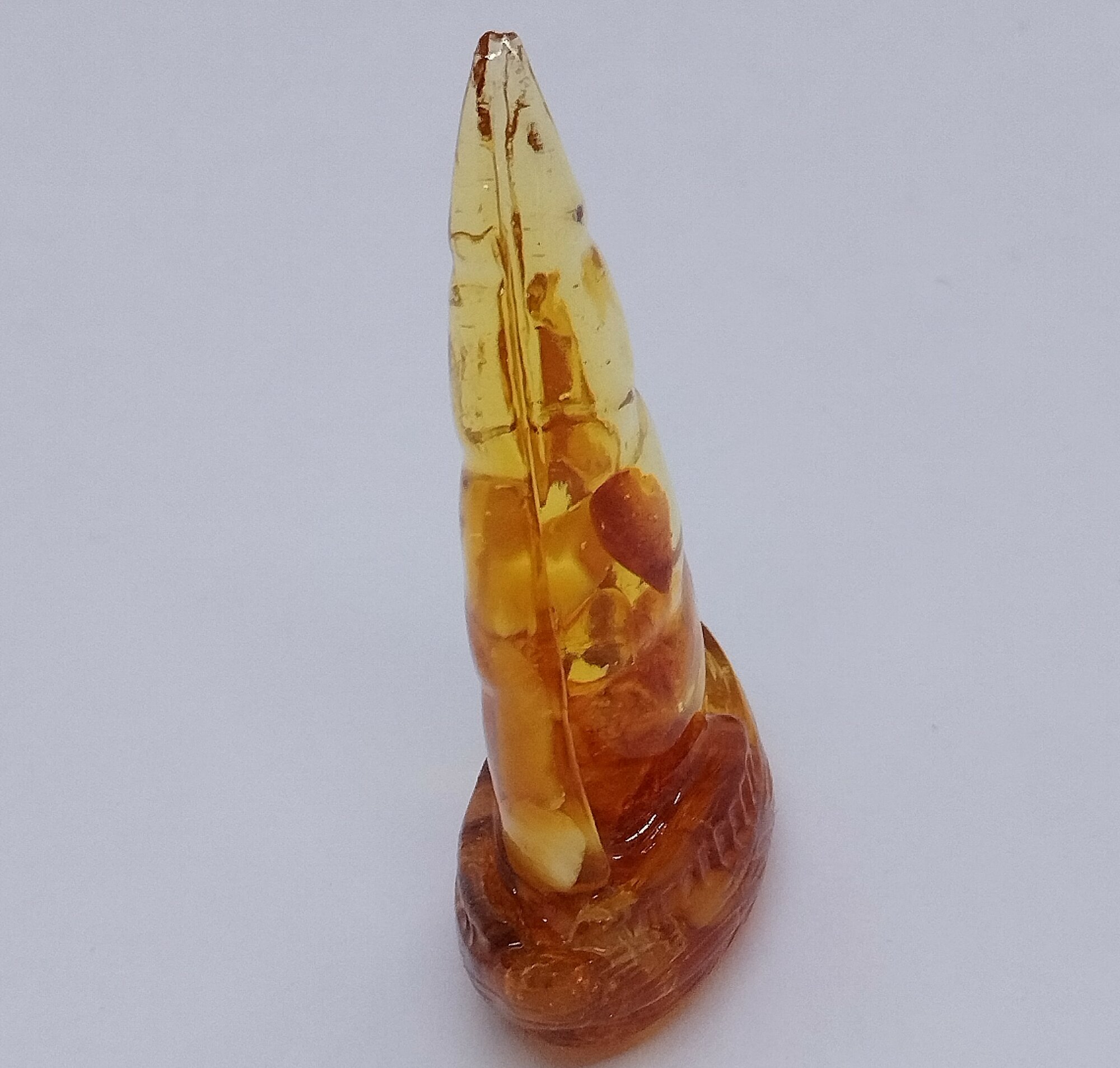 Янтарная фигурка Яхта, 10 г — фото 1