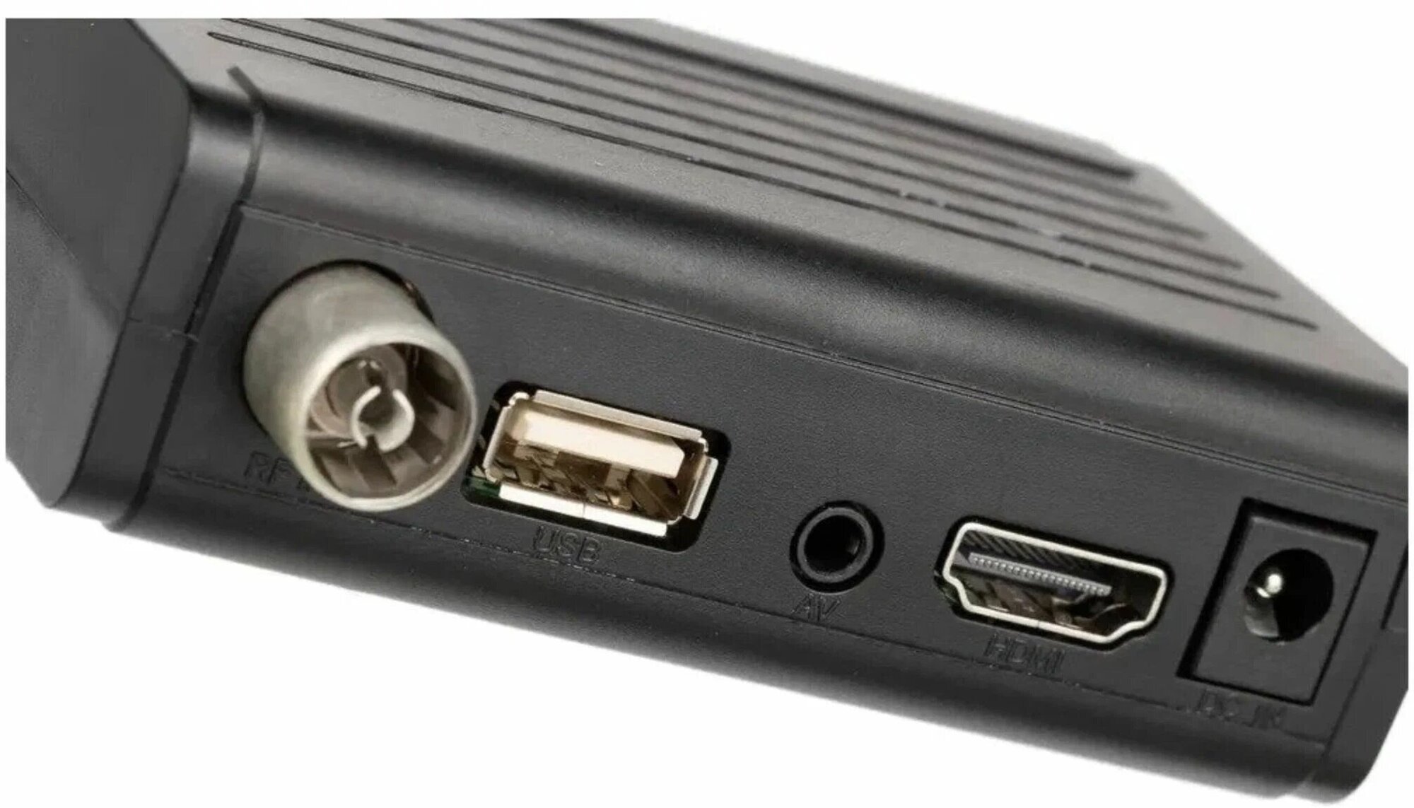 Цифровой телевизионный DVB-T2 ресивер BBK SMP025HDT2 черный, HDMI выход, USB флеш, пульт ДУ