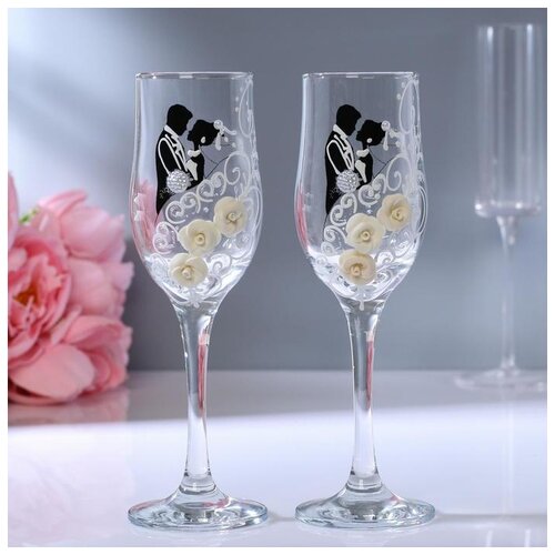 фото Набор свадебных бокалов «жених и невеста» с лепкой, 200 мл, чёрно-белый 2882226 сима-ленд