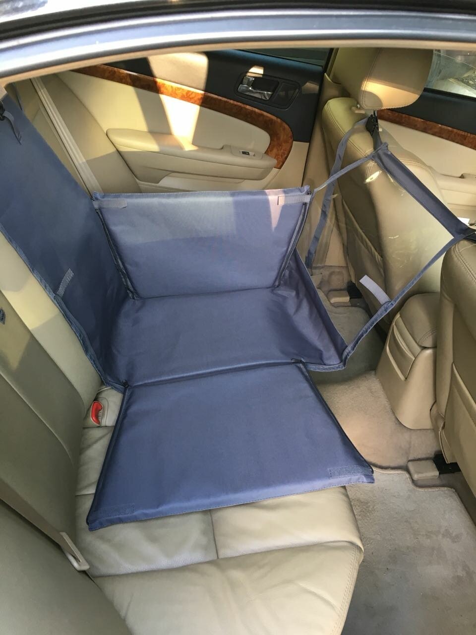 фото Автогамак с прозрачным окошком на середину заднего сиденья AvtoPoryadok серый