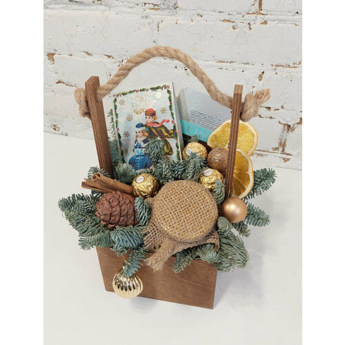 Новогодний набор с чаем и медом