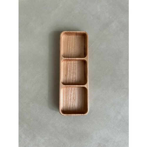 Менажница с тремя отделениями карагач светлый 265925 см 1900₽