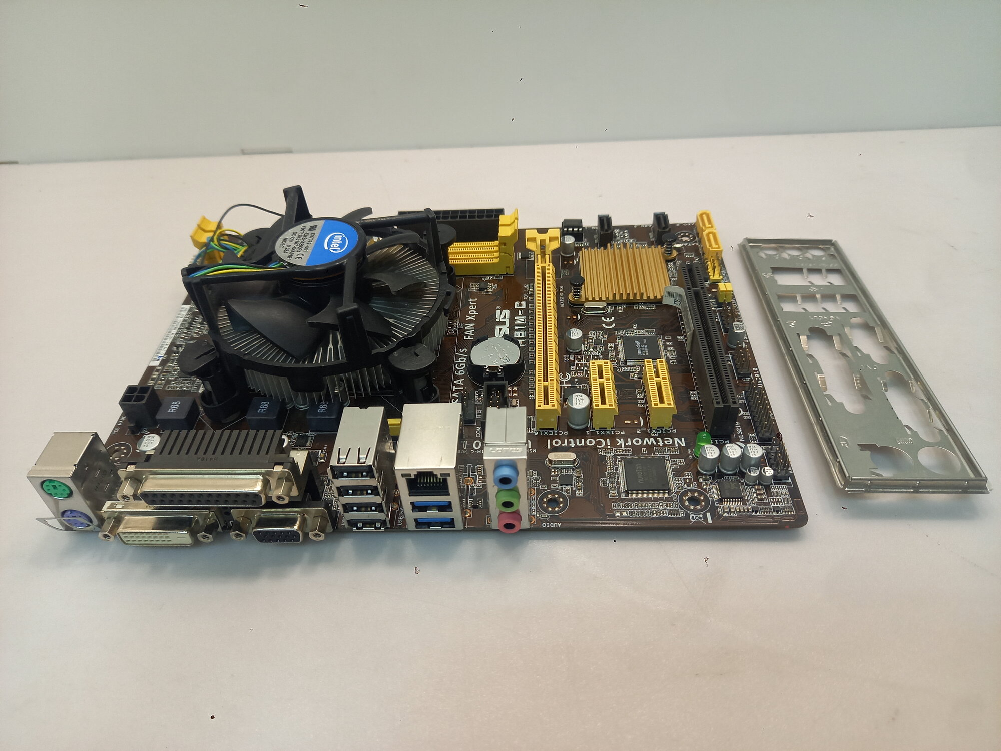 Комплект мат. плата ASUS H81M-C LGA1150 PCI-E Dsub+DVI + CPU Intel Core i3 4160 3.6 GHz