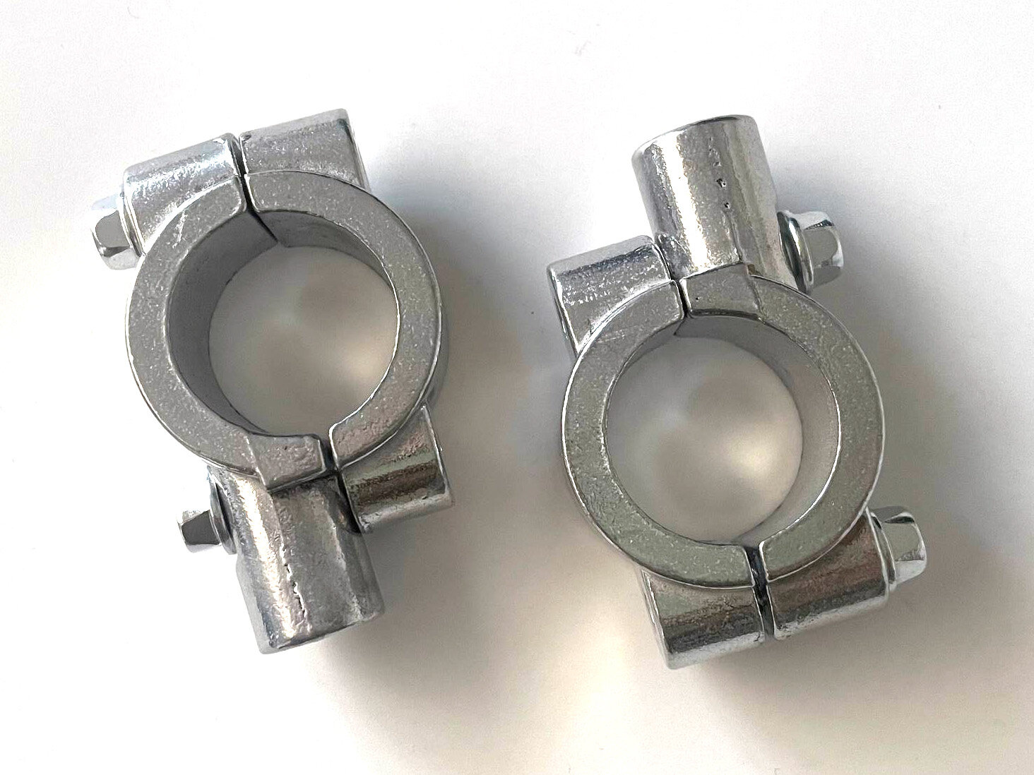 Кронштейн крепления зеркал, на руль 1 inch / 25 мм, для зеркал 10 мм, серебристый