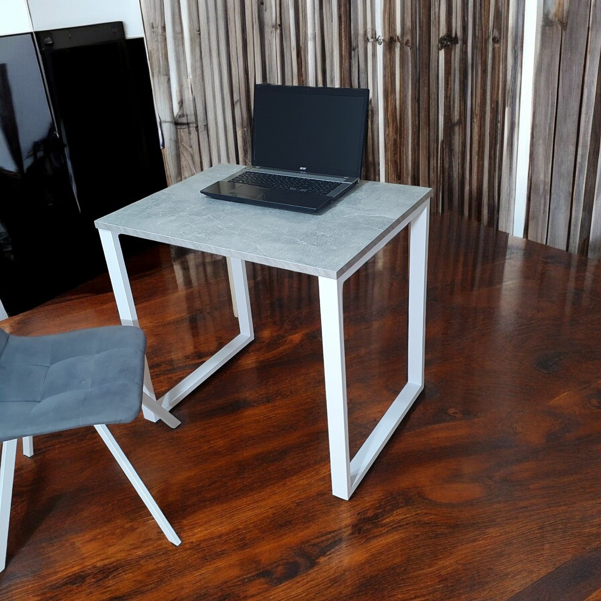 Игровой компьютерный стол/ Лофт, 80*60 см, цвет столешницы Бетон светлый, Ножки лофт белые