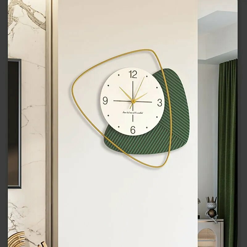 Настенные часы 52 см х 49 см TJ