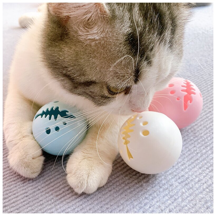 Интерактивная Игрушки для кошек котов и котят с колокольчиком мятой и фонариком, набор 3 шт. - фотография № 11