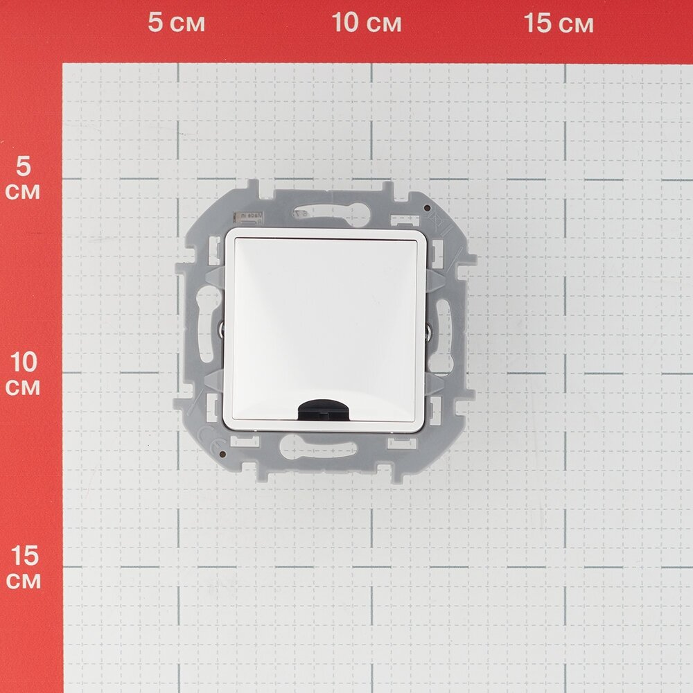 Вывод кабеля Legrand Inspiria встраиваемый белый (673890)