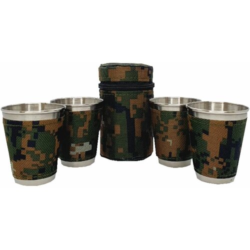 Походный набор из 4-х стопок по 75 мл из нержавеющей стали и обтянутых тканью расцветки камуфляж.