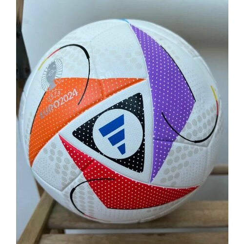 Футбольный мяч EURO2024, размер 5 (насос с иглой в комплекте)