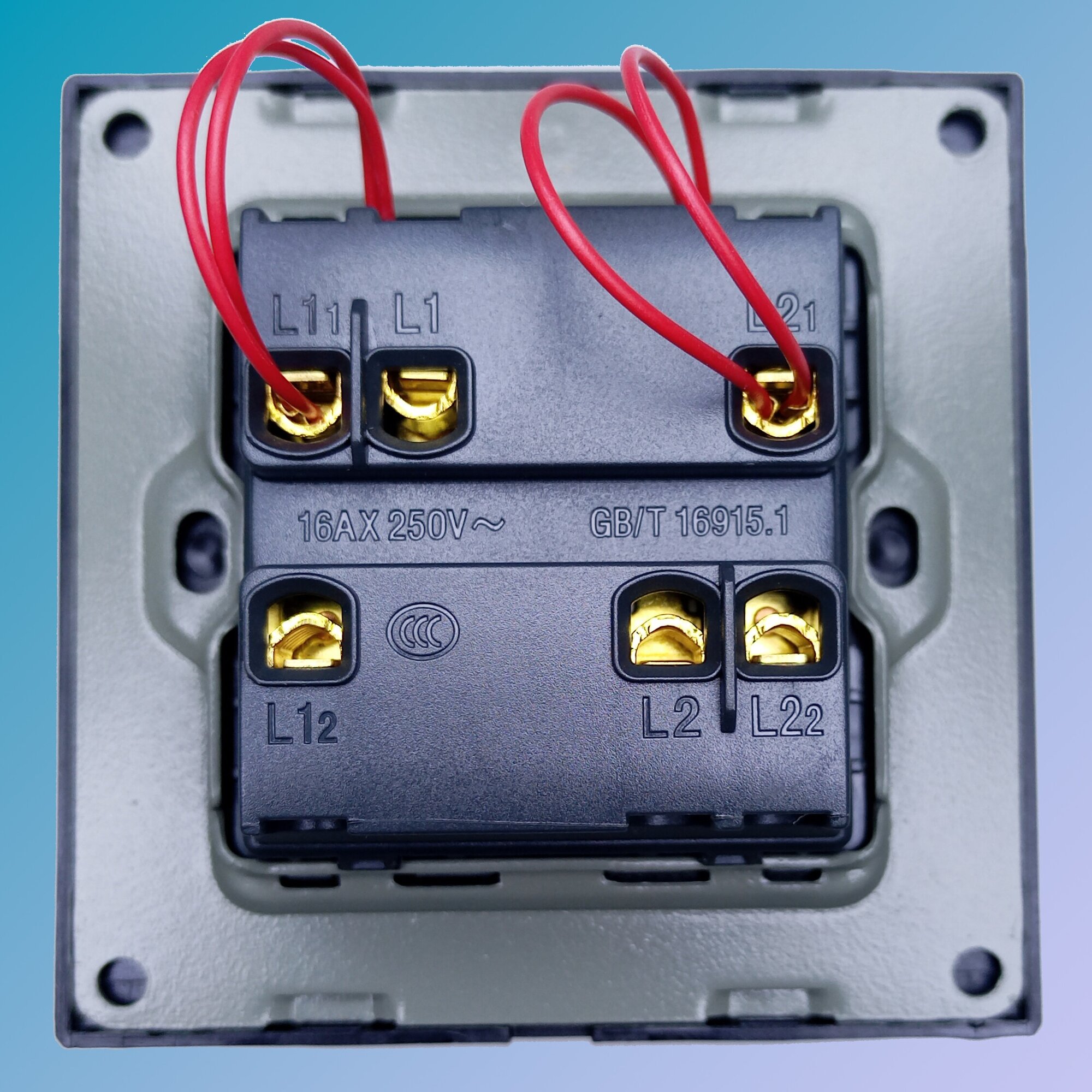 выключатель (переключатель) UBARO с подсветкой двухклавишный с черной рамкой из закаленного стекла - фотография № 5
