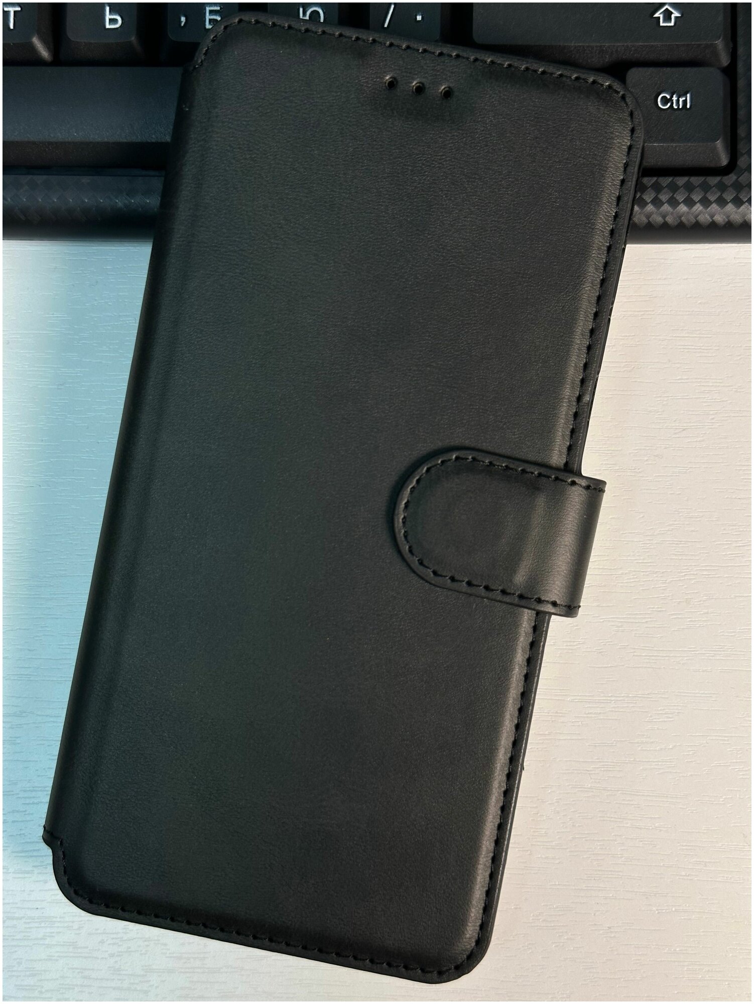 Чехол книжка для Samsung Galaxy A04 c магнитной застежкой / Самсунг А04 c хлястиком и отделением под карты черный