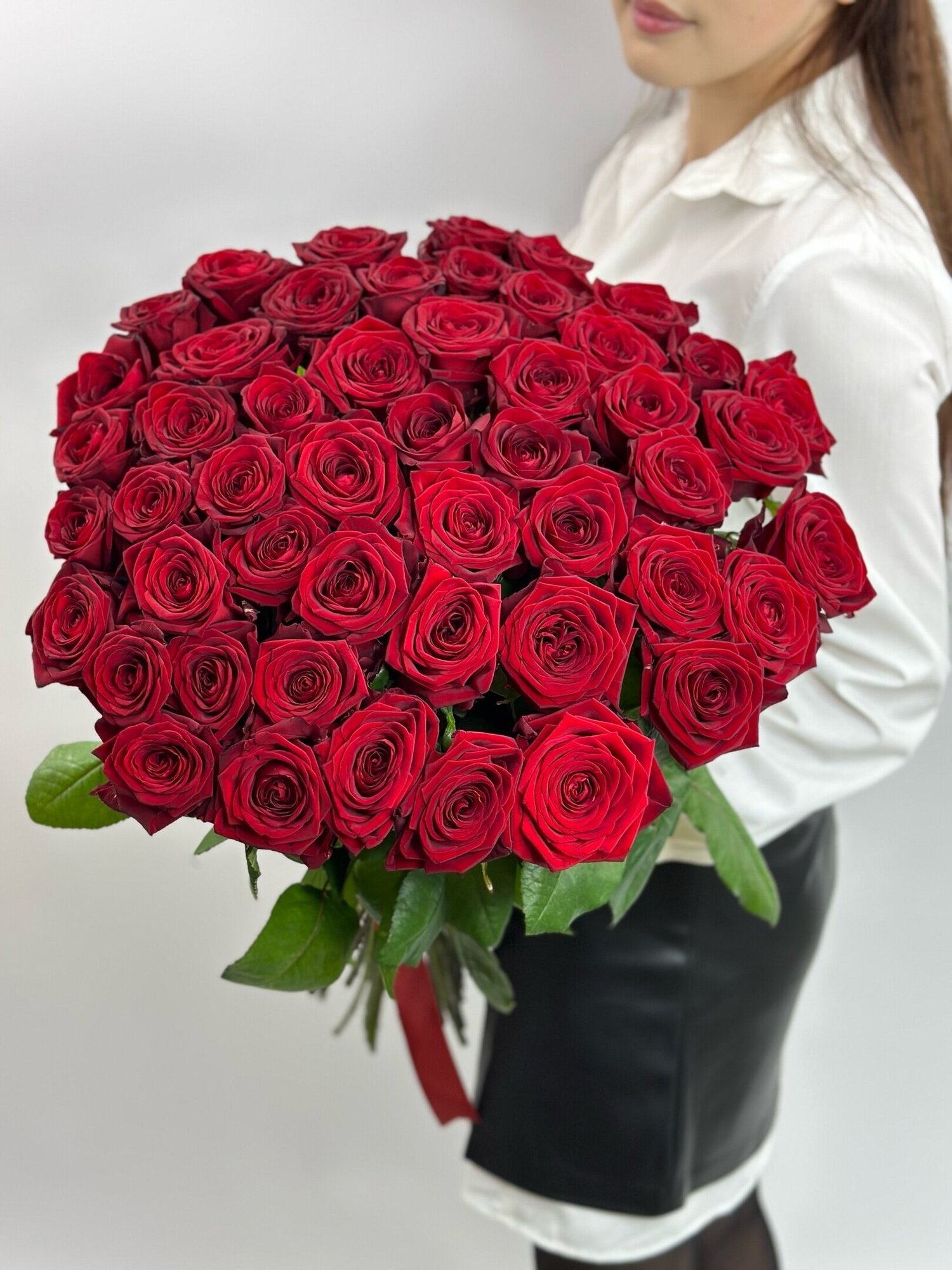 Букет из 51 ароматной красной розы 50 см