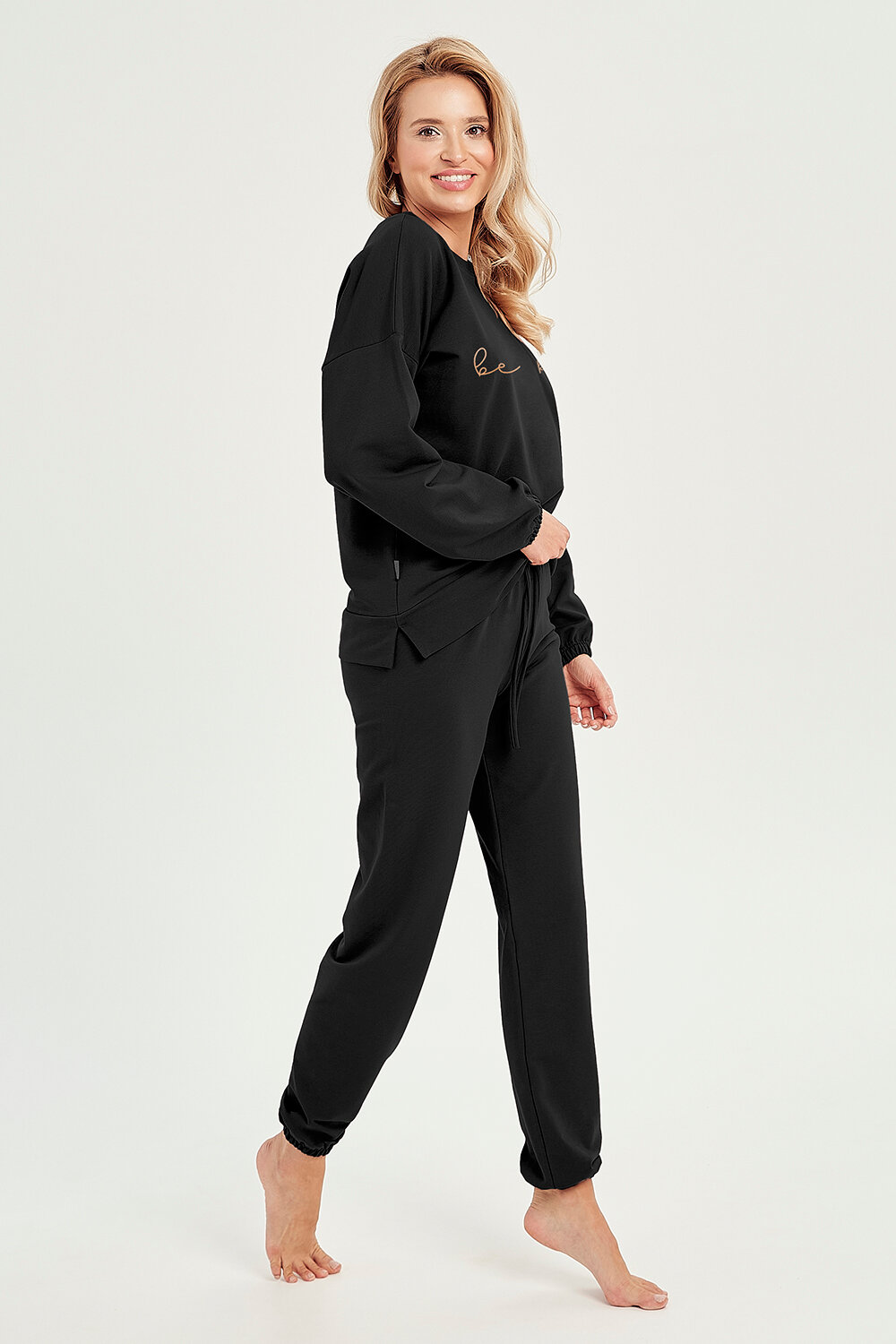 Пижама женская TARO Lia 3004-01, лонгслив и брюки, черный (Размер: S) - фотография № 2