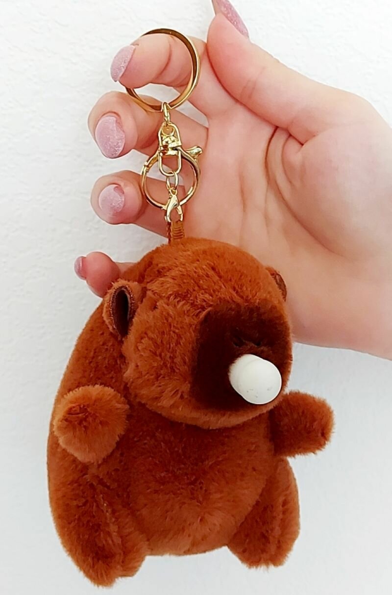 Мягкая игрушка-Брелок для ключей Капибара с жвачкой , подвеска к сумке. Креативный подарок.