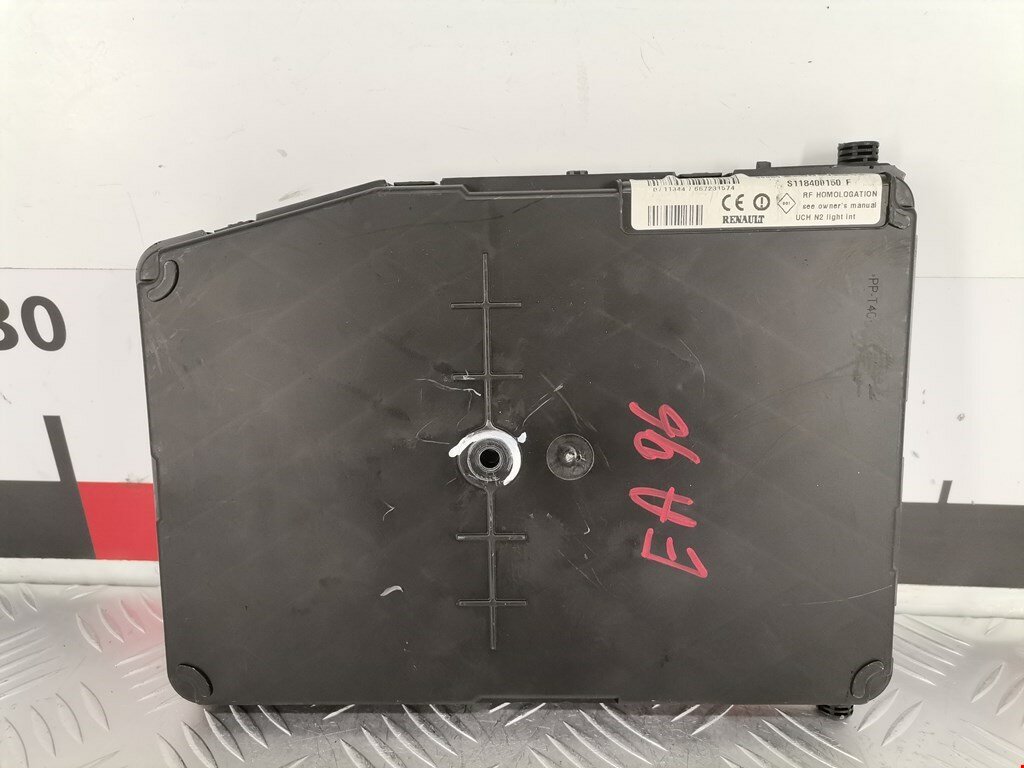 Блок комфорта Renault Scenic 2 8200412548 арт. 1413055
