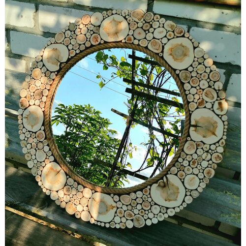 Зеркало с можжевельником