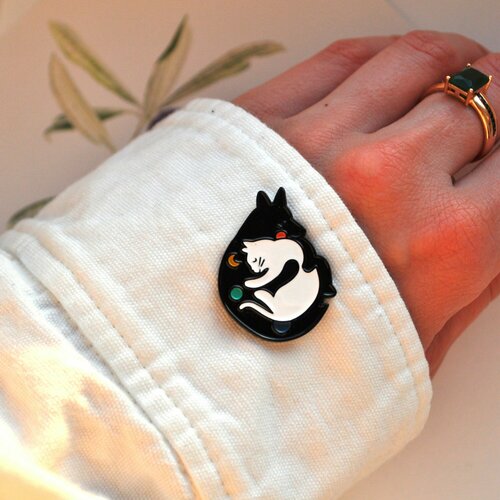 Значок, черный, синий