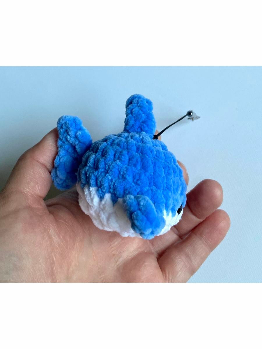 Акула брелок вязаная игрушка ручной работы из плюшевой пряжи