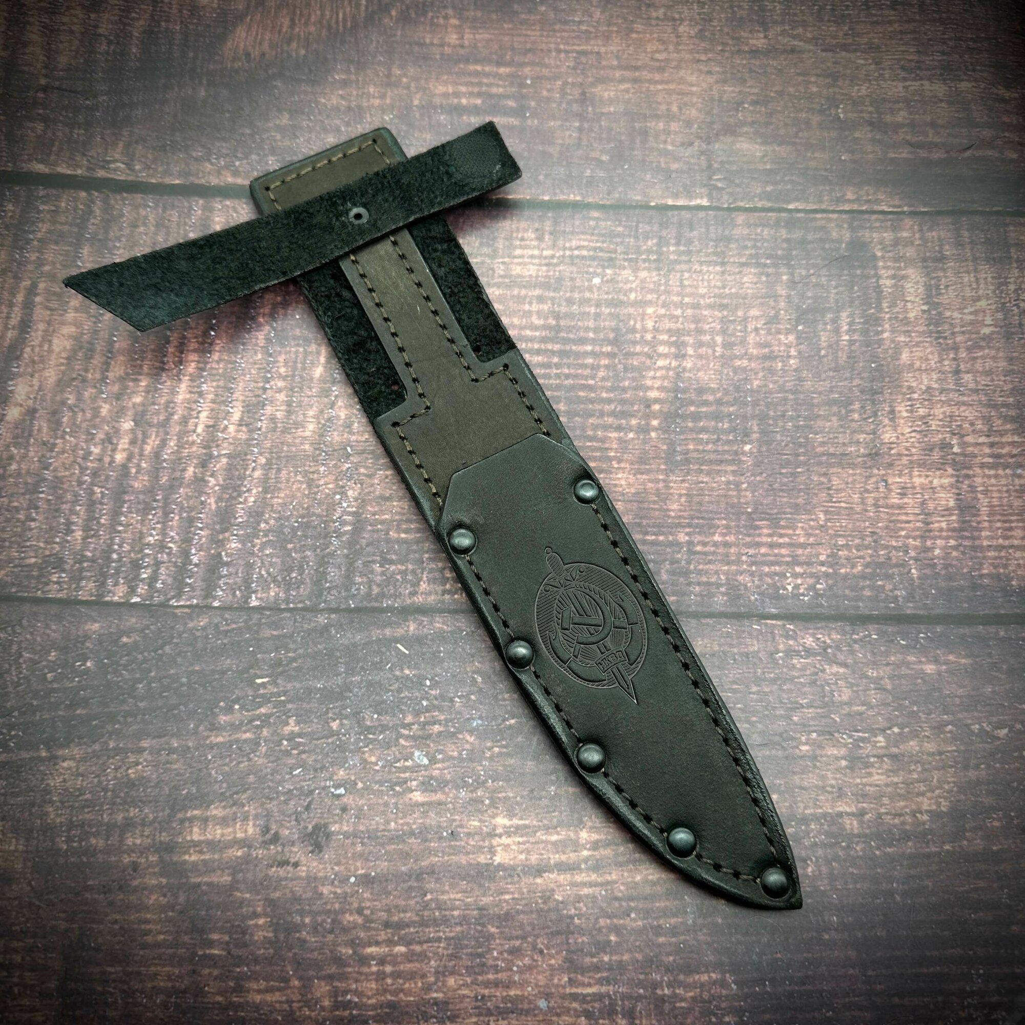 Чехол (ножны) из кожи для ножа Финка НКВД Черные с гербом