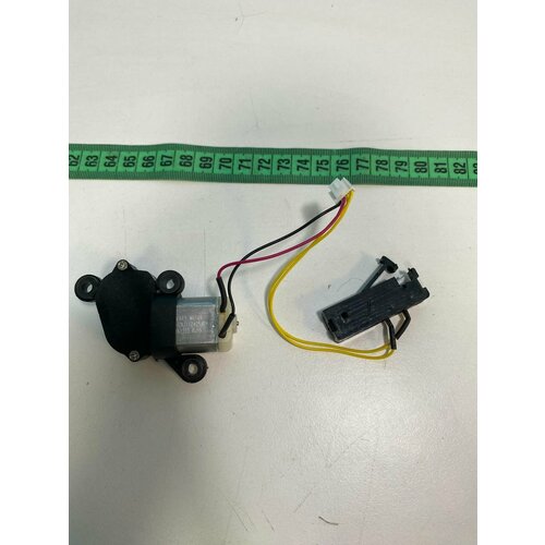 Привод боковой щетки в сборе робота-пылесоса maxwell mw3290 2710₽