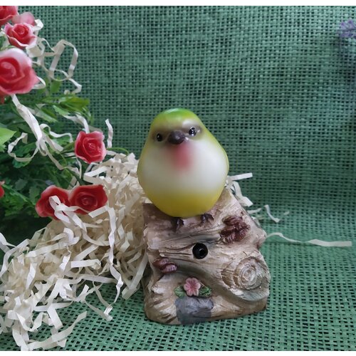 Фигурка интерьерная световая, птица на пне, декор со звуком.