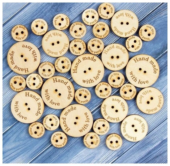 Пуговки для творчества Handmade with love (пуговицы-бирки декоративные для рукоделия и шитья деревянные круглые) - в наборе (15, 25, 30 мм, набор 37 штук)