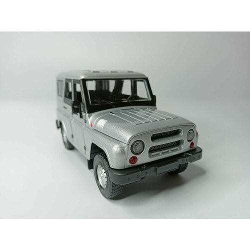 Модель автомобиля УАЗ-469 коллекционная металлическая игрушка масштаб 1:24 светло-серый