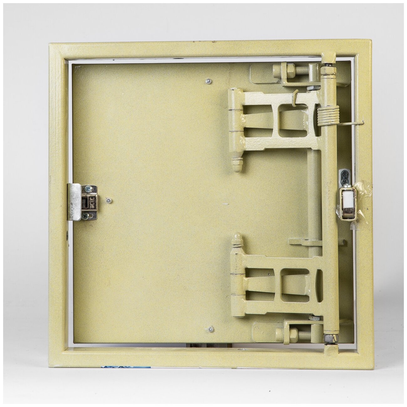 Люк ревизионный с 3d регулировкой 80Х60 (800Х600) - фотография № 2