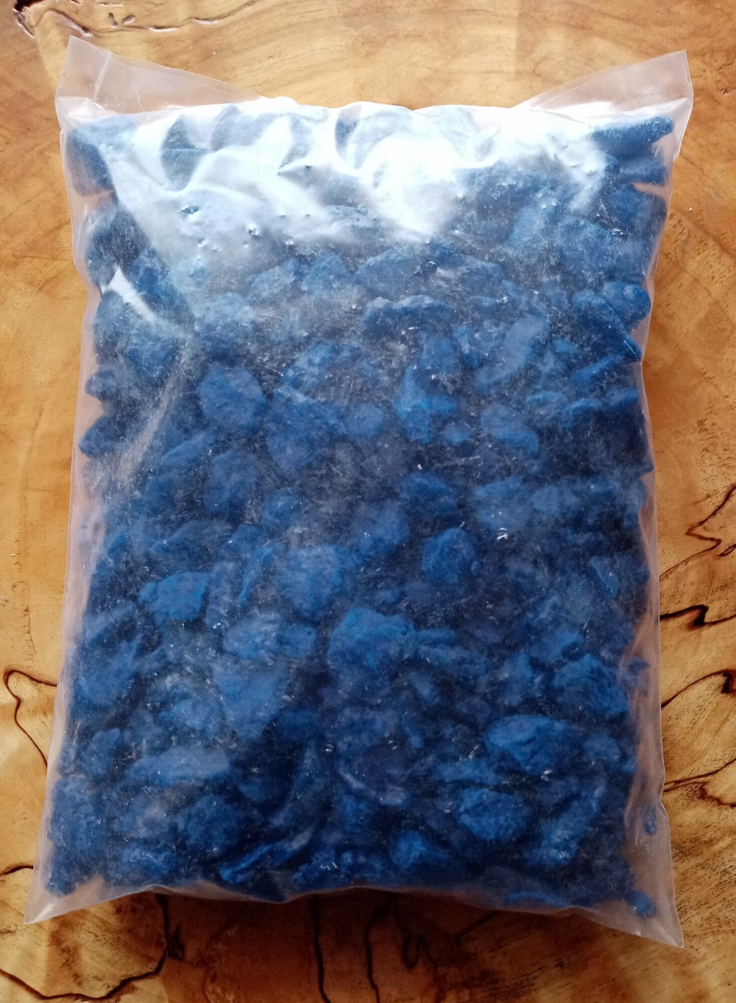 Декоративная мраморная крошка фр. 10-20 мм, синяя - фотография № 2