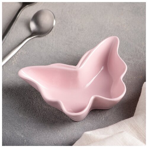 Блюдо керамическое Бабочка 11753 см цвет розовый 590₽